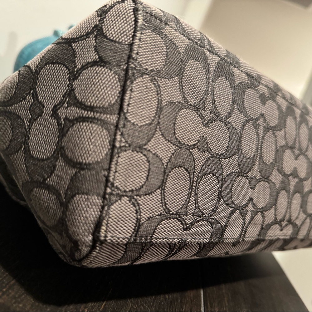 Coach F58284 East/West Celeste Signature C Hobo Style Convertible Handbag in EUC - Picture 6 of 10